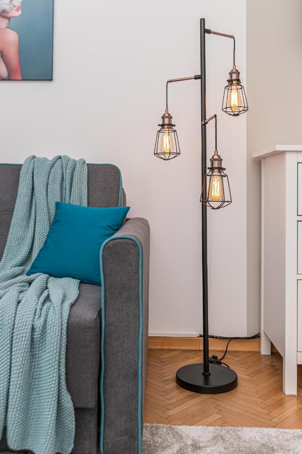 Garden Hideout - Central Apartment Brasov Luaran gambar