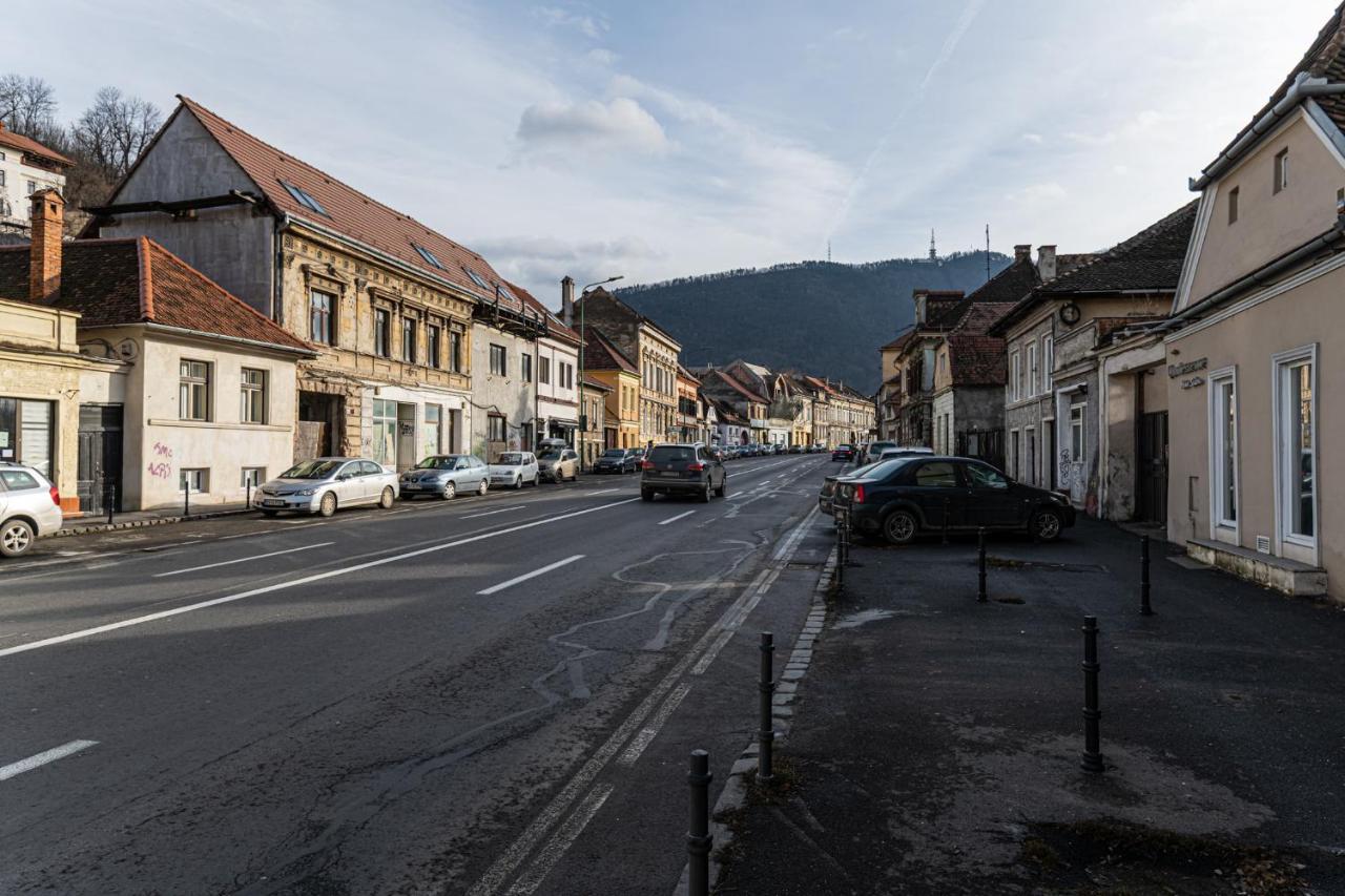 Garden Hideout - Central Apartment Brasov Luaran gambar