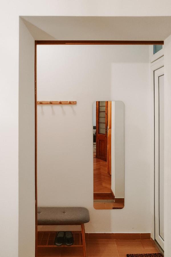 Garden Hideout - Central Apartment Brasov Luaran gambar